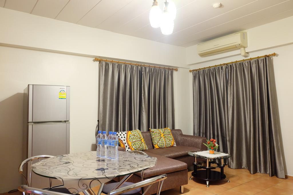 Lomsabai Apartments Bang Saen Exterior photo