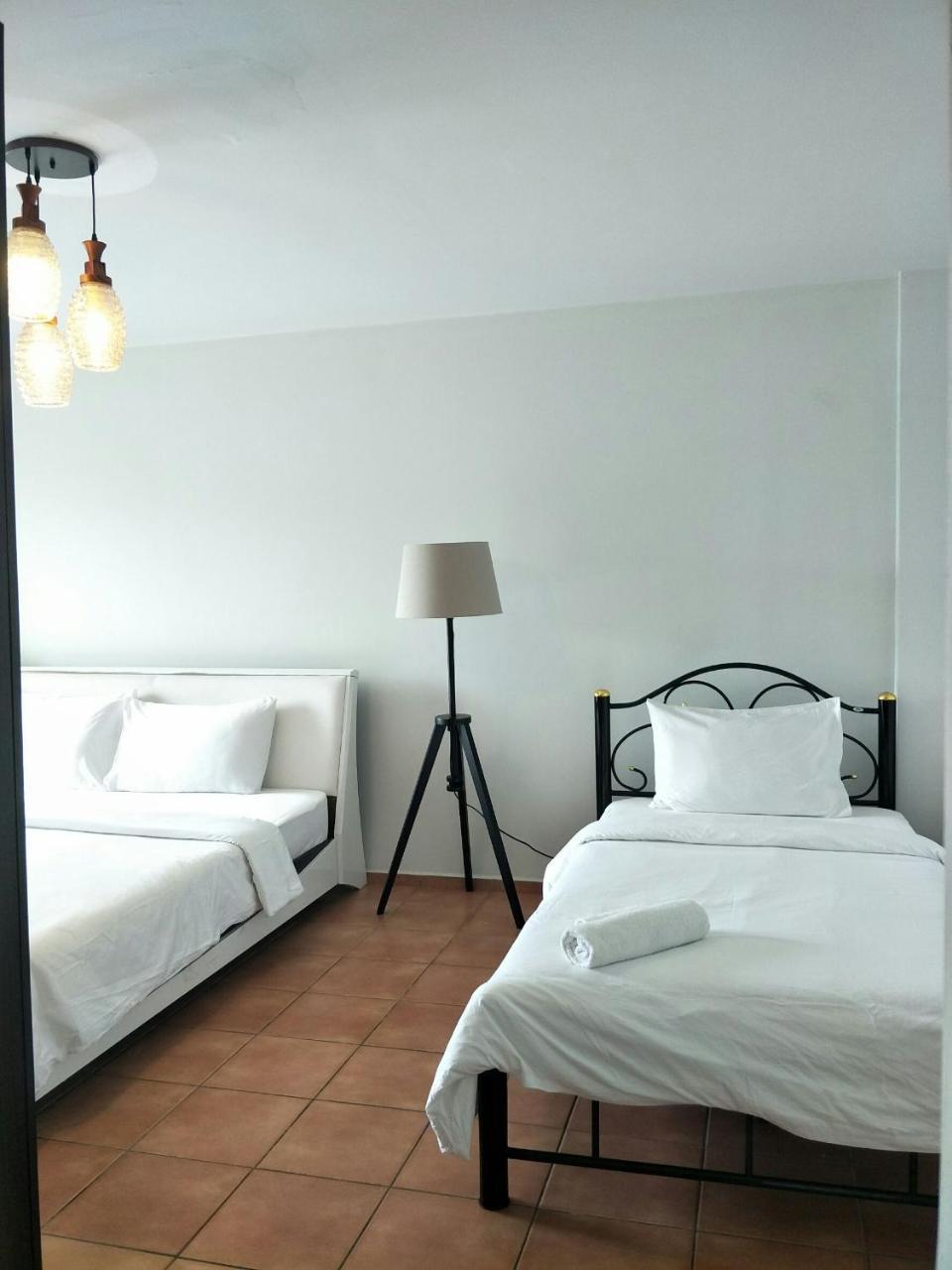Lomsabai Apartments Bang Saen Exterior photo