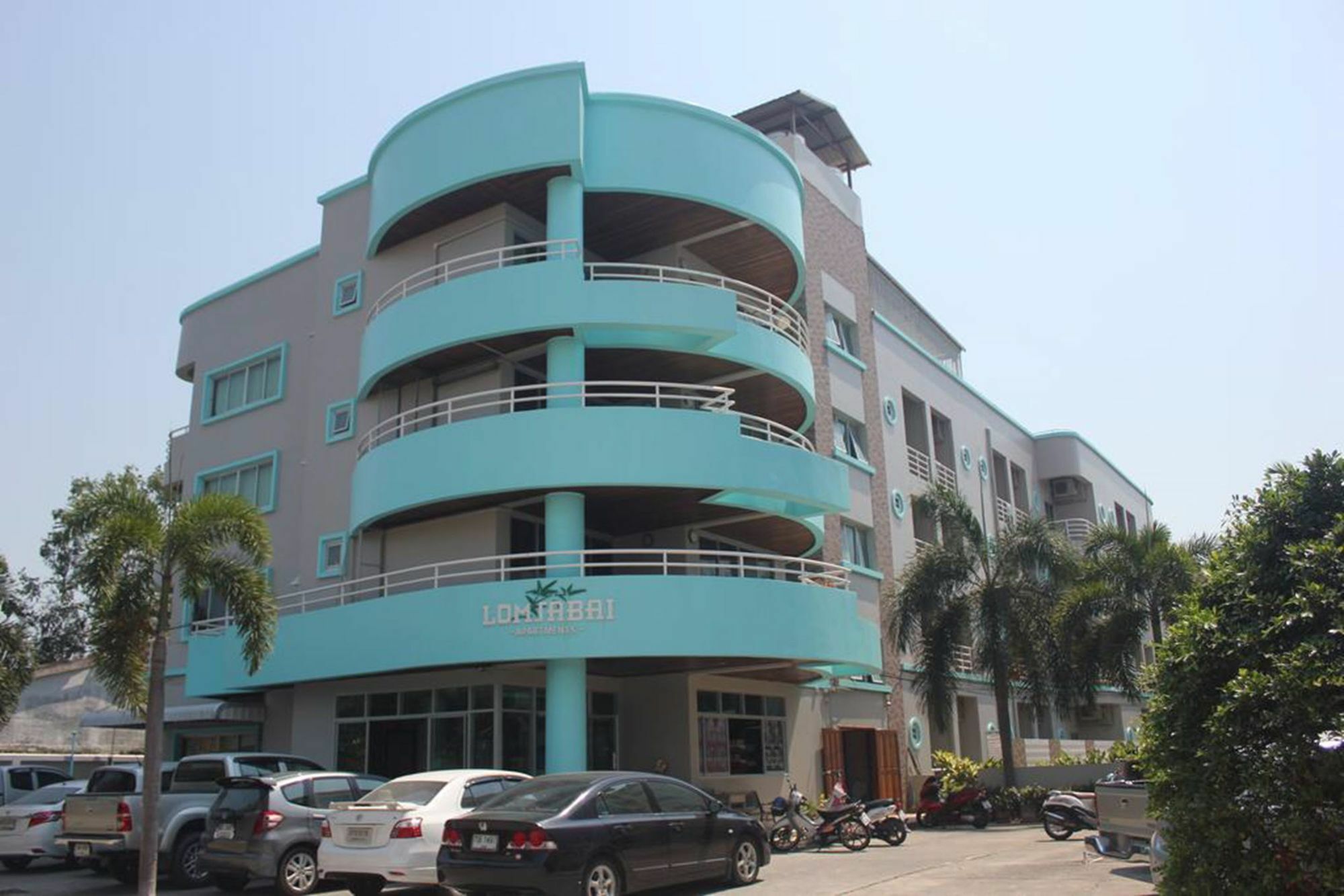 Lomsabai Apartments Bang Saen Exterior photo